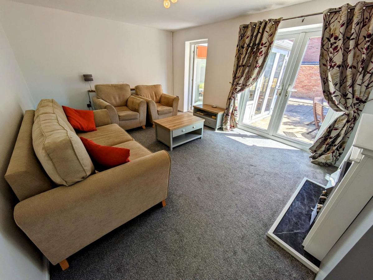 Spacious 3 Bed House, Sleeps 6, Free Parking - 14 Millers Close Leominster Exteriér fotografie